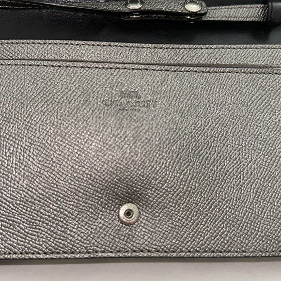 Gun metal coach crossbody - Picture 4 of 7